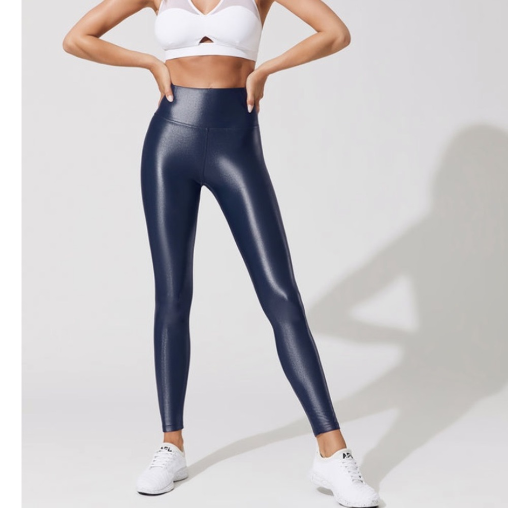 New Takara Leggings! Size S. High rise. Carbon38